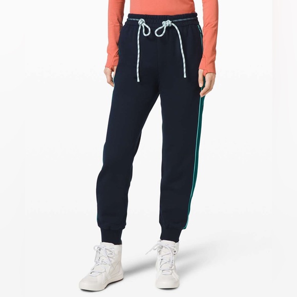 Lululemon x Roksanda “Face Forward” joggers limited edition size 6 - Picture 2 of 6